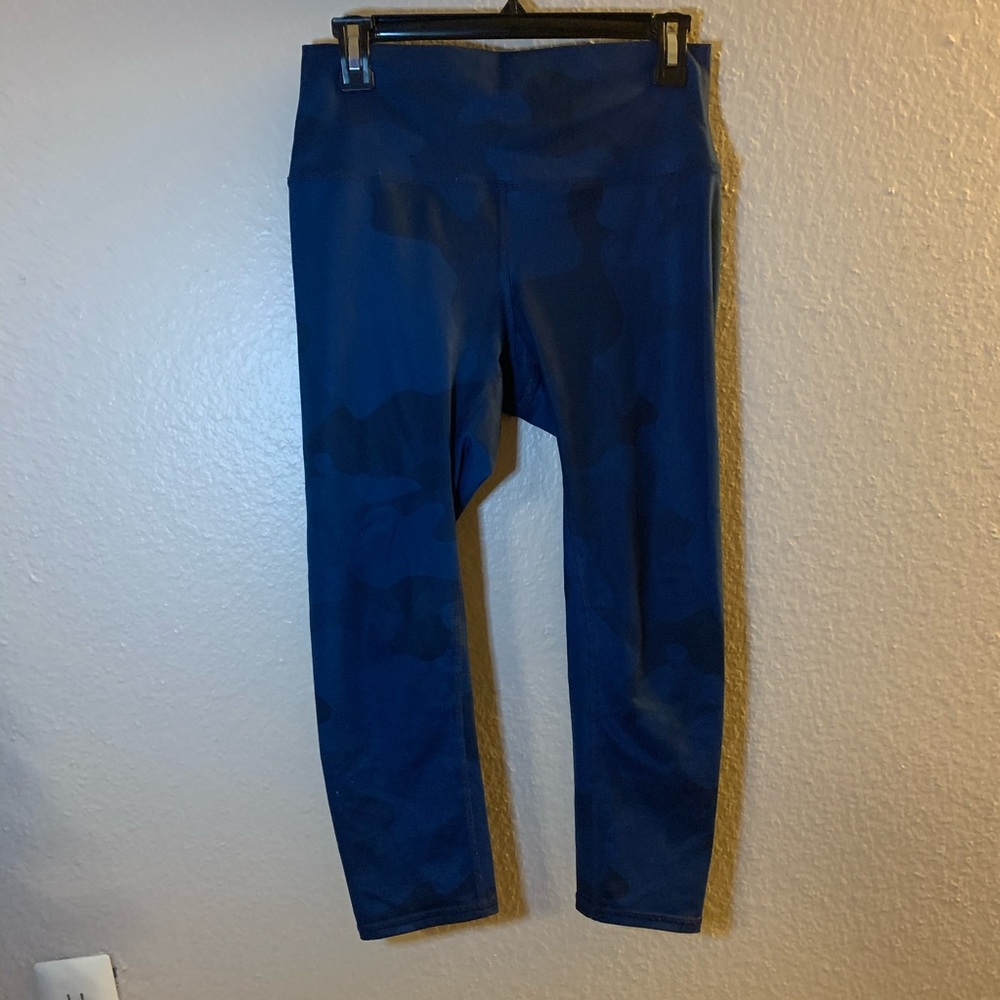 All Cropped Camo Leggings